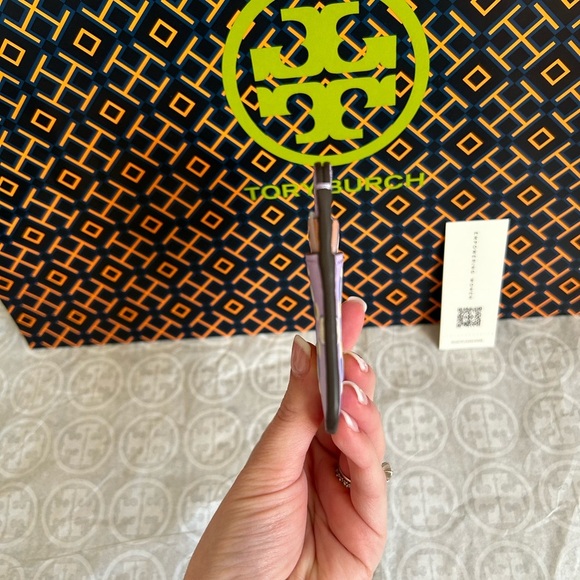 Tory Burch T Monogram Contrast Embossed Card Case Lavender New Ivory Purple - Picture 2 of 8